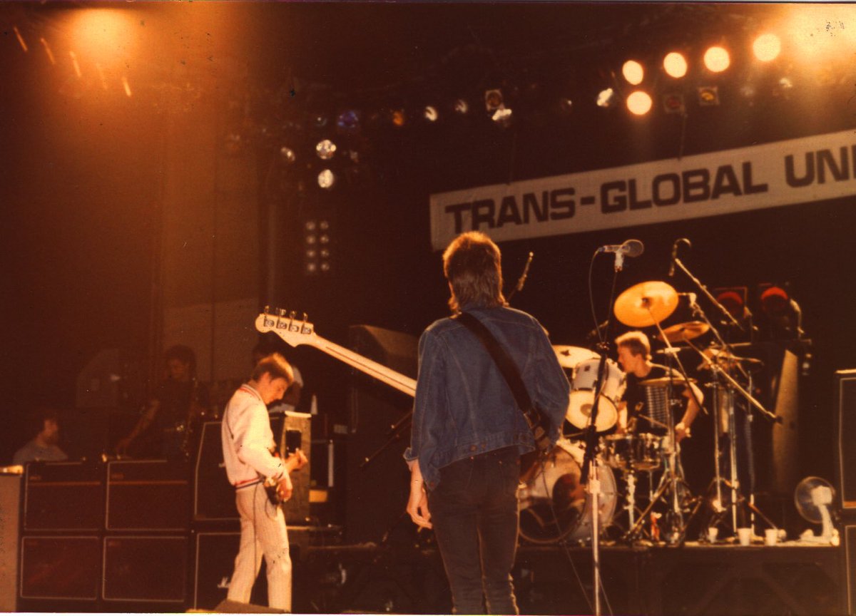 THEmodmother's tweet photo. @iantheCROAT well, this was sound check, but… https://t.co/k0zMB6ortz