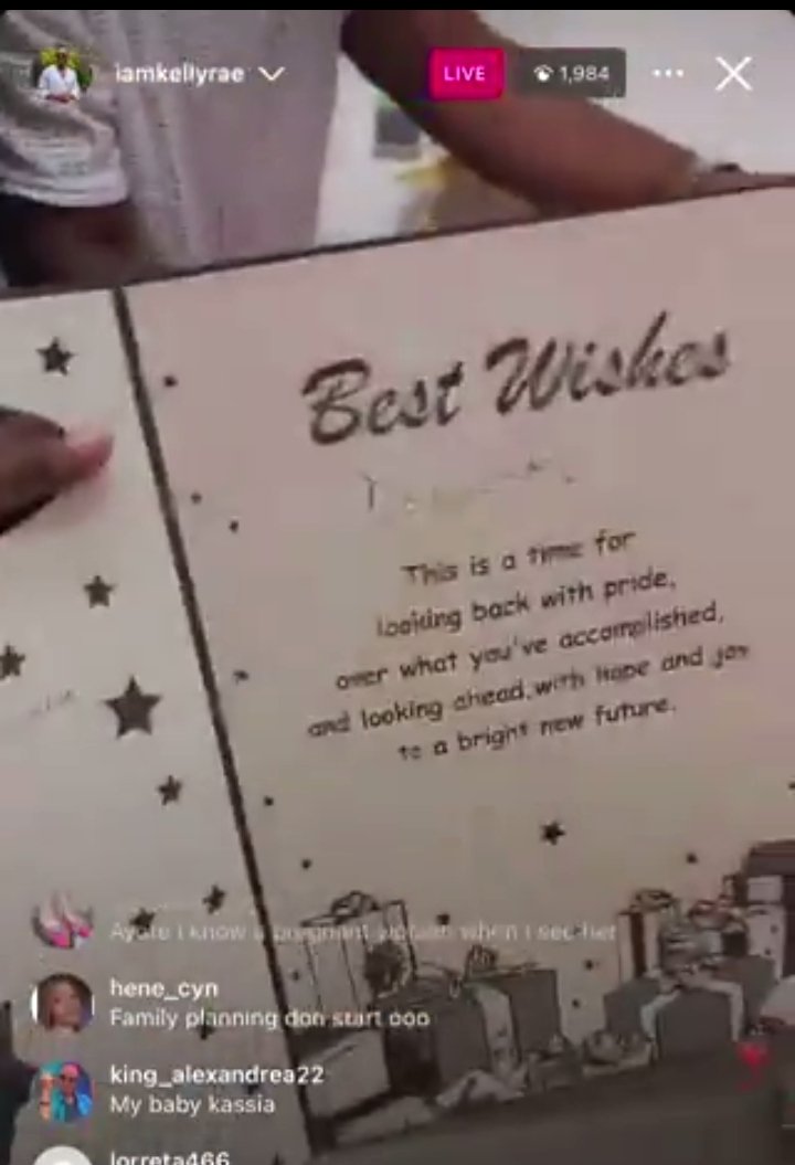 ofor_ngozi's tweet photo. I promise I wasn't crying 😭😭 my kassia finally shade tears of joy 😭🥰. Thanks mama ❤️ only one person gifted this hai see love ❤️❤️❤️
KASSIA THE SUPERSTAR
KELLYREA THE SUPERSTAR
#kassiaSule
#KellyraeSule
#kaysquard
#odogwudoublekay https://t.co/kgMHt19IP3