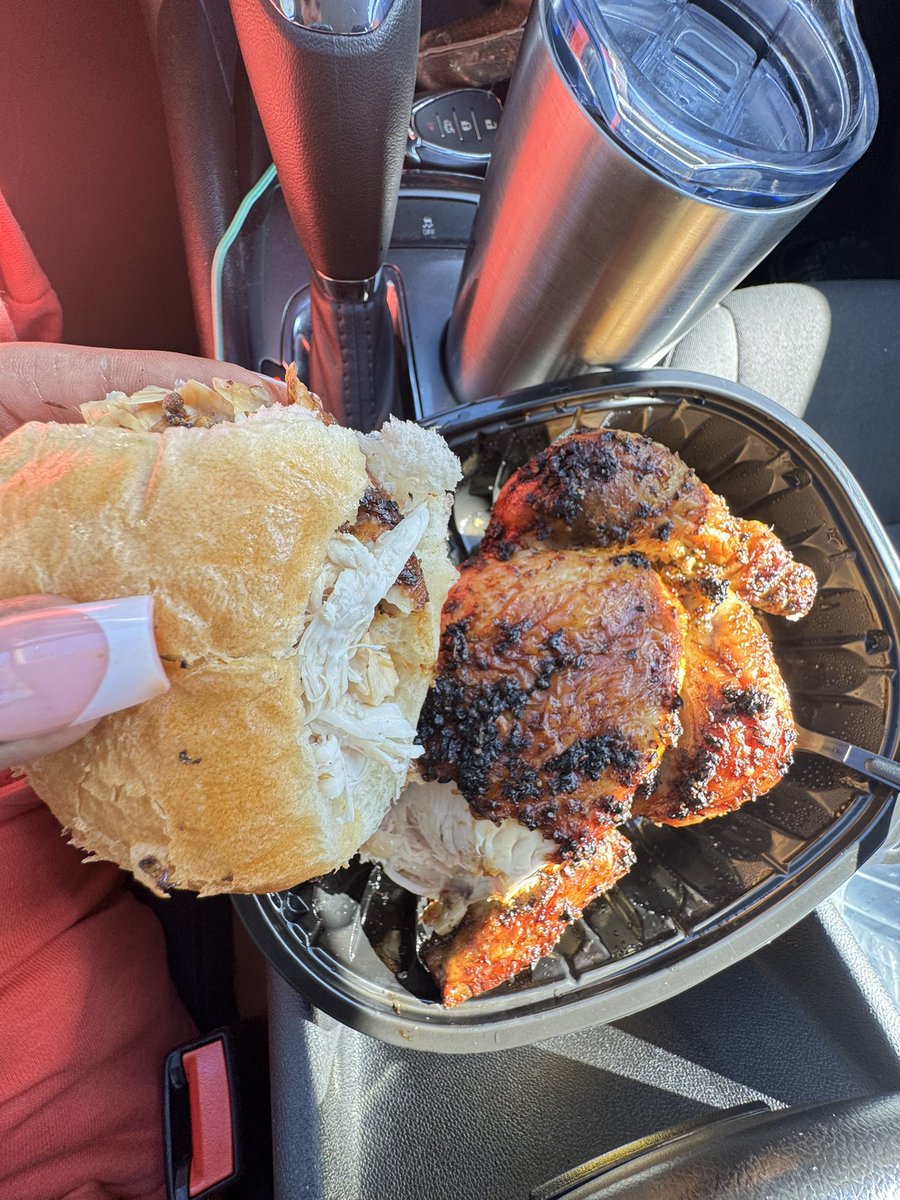 Vivalamika_'s tweet photo. Just a light snacky snack https://t.co/yDIEEoRb2j