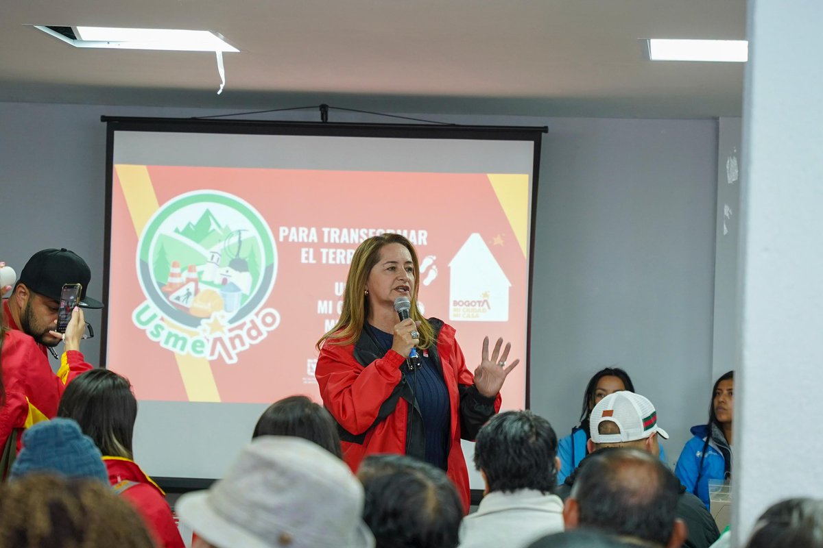 Isabelhortua_'s tweet photo. Nuestro trabajo es recuperar la confianza, es llevar la oferta institucional al territorio, a cada barrio de nuestra localidad.

Acá está el equipo de la @Bogota, acá está el equipo de @UsmeAlcaldia, acá estamos y estaremos para lograr que #UsmeCamineSegura 💪🏼 https://t.co/GvPsW6WFcG