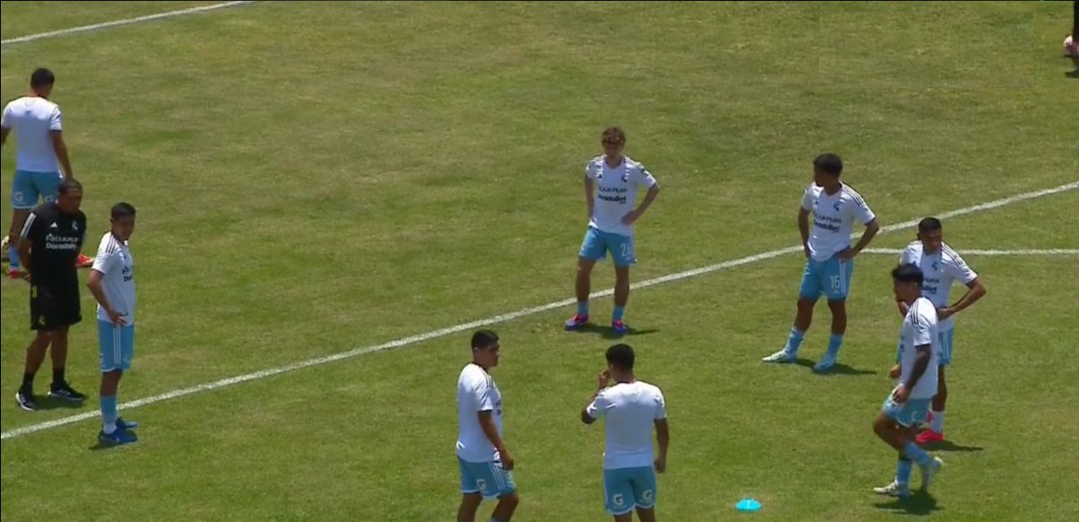 GvardiaXtremaOF's tweet photo. Todo listo en la calurosa Sullana
@ClubSCristal
#FuerzaCristal
#SalimoSContodo
#TodosJuntosPorLa21 https://t.co/rnzsVvkbCi
