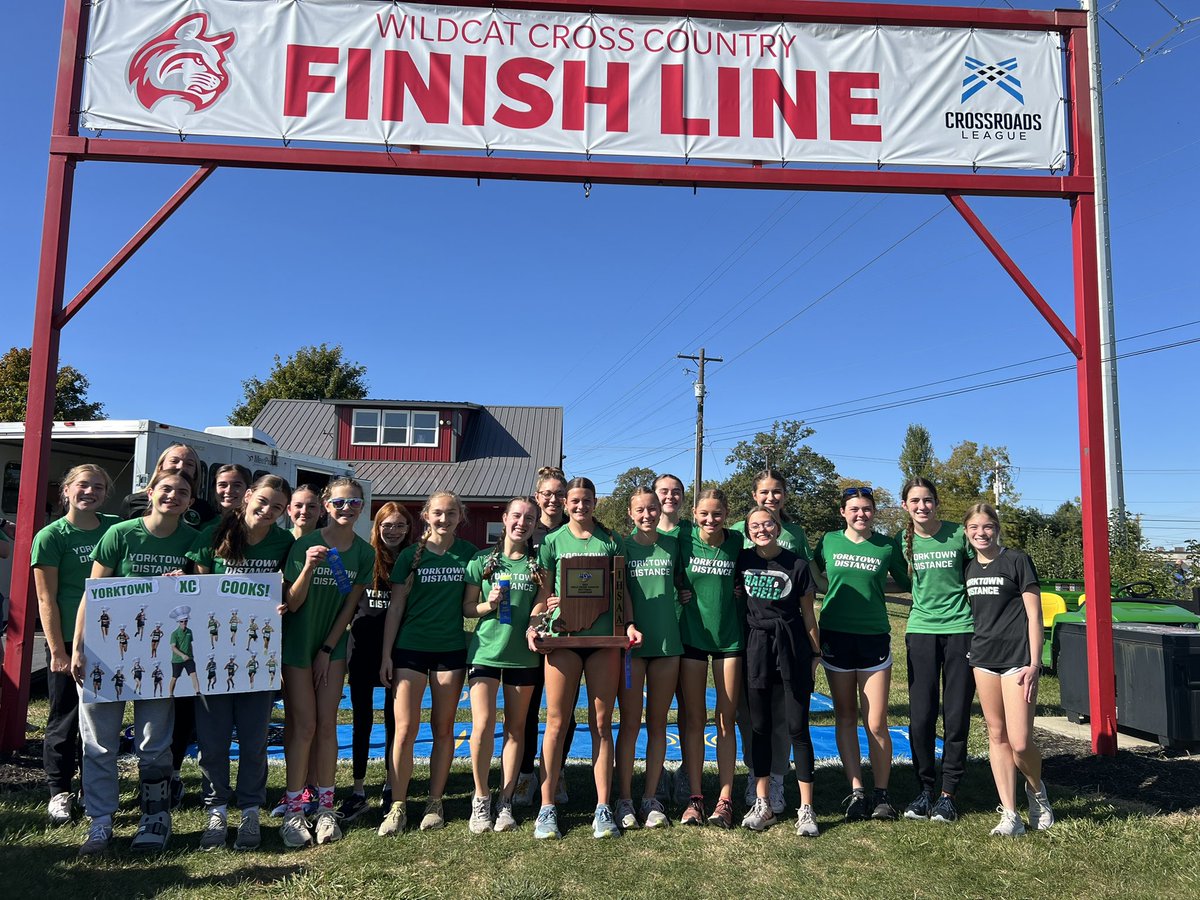 🚨DOUBLE SECTIONAL CHAMPS🚨
For the first time in school history, the Yorktown Boys and Girls Cross Country teams both win a Sectional Championship in the same year!