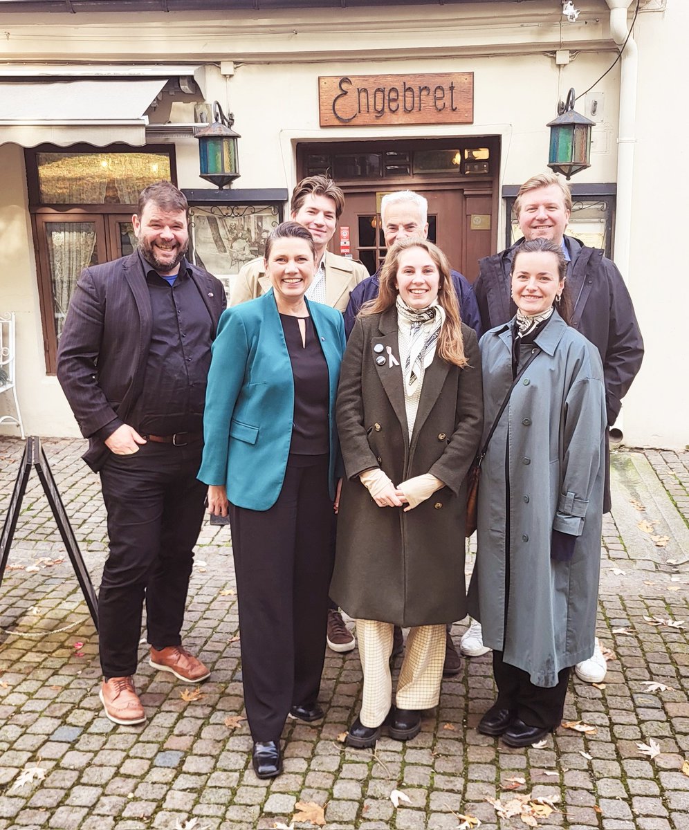 Åtte år med sammenhengende medlemsvekst ble markert med lunsj på Engebret kafé denne uka. Nå er det snart din tur til å bli medlem i Europabevegelsen.
europabevegelsen.no/bli-medlem