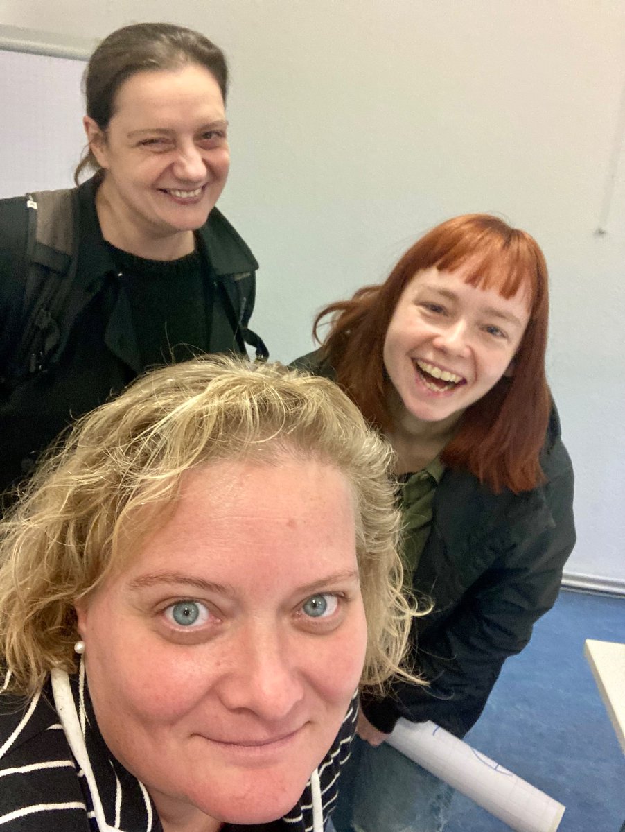UlrikeRosensky's tweet photo. Wieder ein wunderbares Seminar im Rahmen unseres Mentorings für Nichtakademiker:innen in der SPD Pankow von Anja Gerecke zum Thema: Wie stelle ich mich vor. Wie immer: Mega toll! https://t.co/hh2swOW8pi