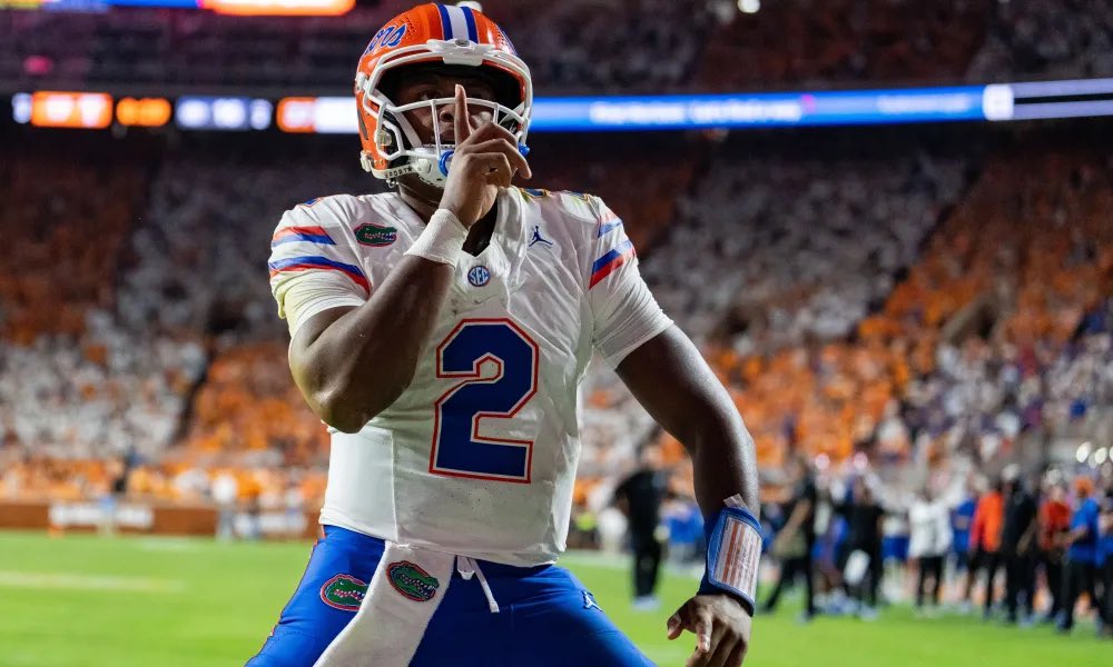 Florida has sold out yet another home game this season despite being 3-3.

This fanbase is ELITE. 

IN ALL KINDS OF WEATHER 🐊