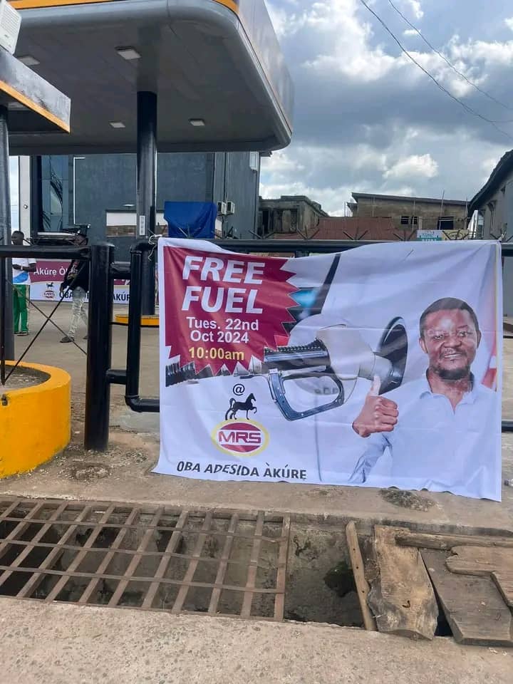 AkurePlug's tweet photo. Don't know how true this is but we thought to share !
FREE FUEL AT MRS FILLING STATION ON TUESDAY, 22ND OCTOBER BY 10:00AM.
#AkurePlug https://t.co/GdFKpNEuQf