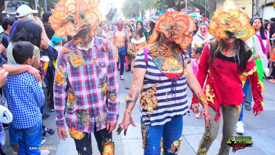PixelMedia4_0's tweet photo. Arrancando con las celebraciones previas al Día de Muertos, este sábado se llevarán a cabo el 16 Desfile de Alebrijes y la 15 Marcha Zombie por diversas zonas de la ciudad, principalmente las colindantes con Paseo de la Reforma y el Centro Histórico capitalino.
#PixelMedia https://t.co/itVQwIhQvK