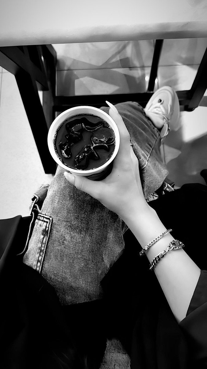 c2nllr's tweet photo. #SelenaGomez ❤️ https://t.co/BFJtBQ4Enn