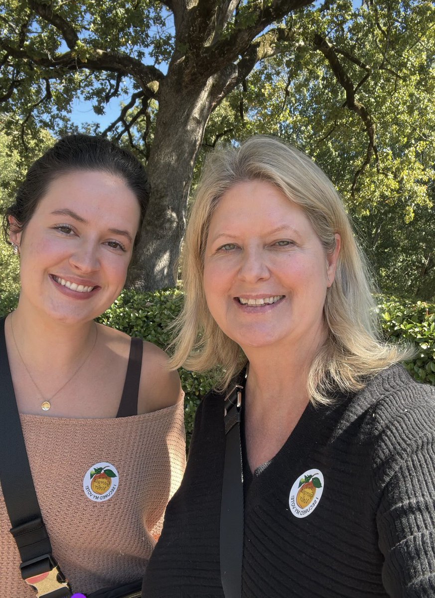 tinrodd's tweet image. Voted in Georgia with my daughter for @KamalaHarris @GovTimWalz #HarrisWalz