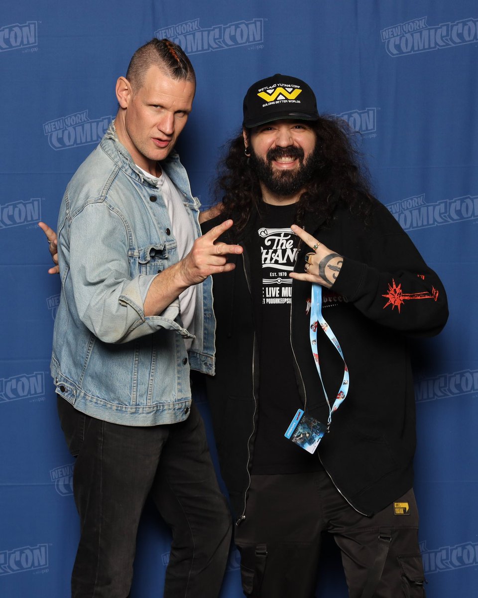 RobertRende's tweet photo. FOR HARRENHAL! Matt Smith is the man!👽🤘⚔️🐉🏰Third year of New York Comic Con.  @NY_Comic_Con #newyorkcomiccon https://t.co/7jCLCfdfLI