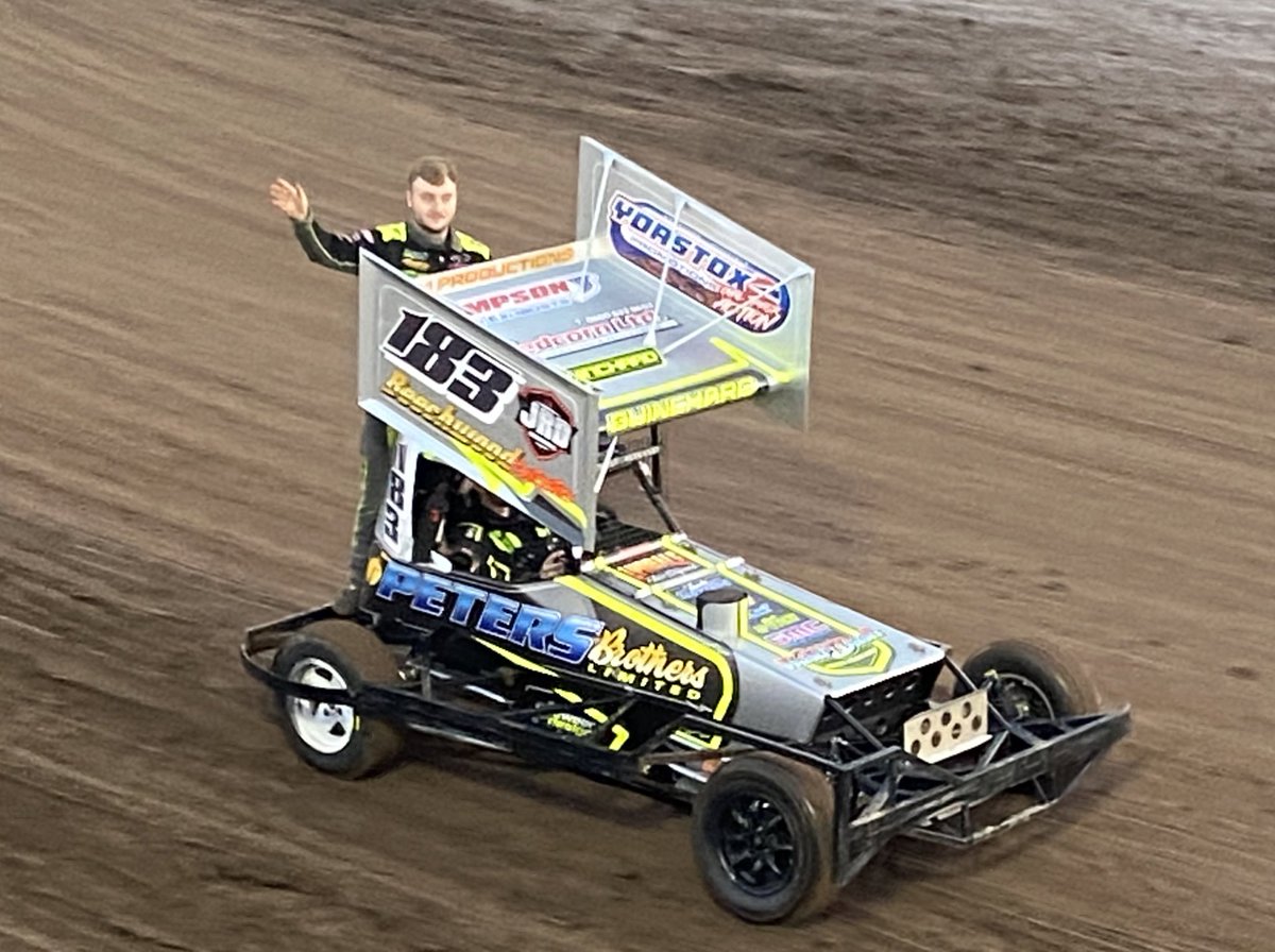 #183 Charlie Guinchard makes up for his World Final disappointment by winning the BriSCA F2 World of Shale at King’s Lynn, removing #129 Charley Tomblin from the lead in uncompromising fashion.

🗣️ “Redemption,” he says.