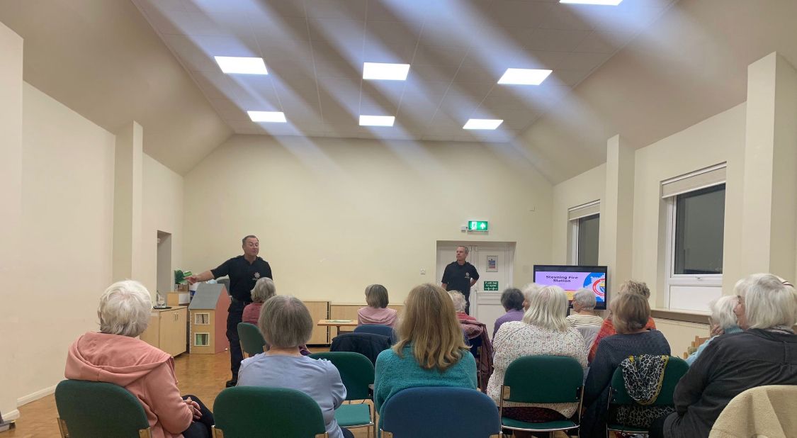 STN 52 Steyning (@52steyning) on Twitter photo Thursday evening saw the crews visit a local community group at the Hub, Upper Beeding. Home fire safety, electric blankets and charging of scooters and electric devices were all discussed. If you would like a visit email, safeandwell@westsussex.gov.uk Thursday evening saw the crews visit a local community group at the Hub, Upper Beeding. Home fire safety, electric blankets and charging of scooters and electric devices were all discussed. If you would like a visit email, safeandwell@westsussex.gov.uk