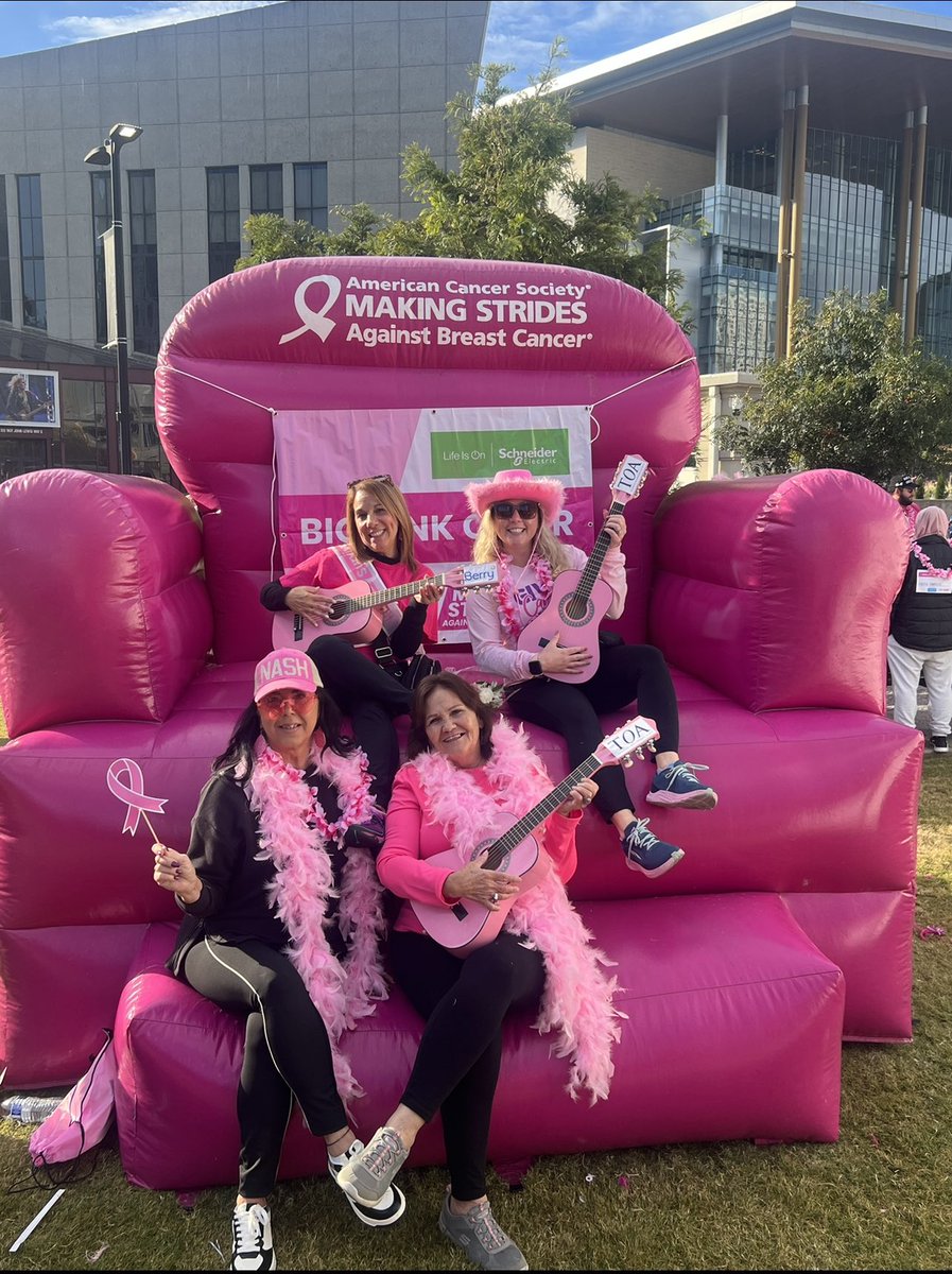Cre_Shannon's tweet photo. Making Strides Against Breast Cancer Walk πβ¨A beautiful day to celebrate friendship, love, survivors, and show honor to those no longer here.
#makingstridesagainstbreastcancer #makingstrides #breastcancerawareness #health #stem #research #vanderbilt #CancerResearch #Nashville https://t.co/dY2FHJ2rv1