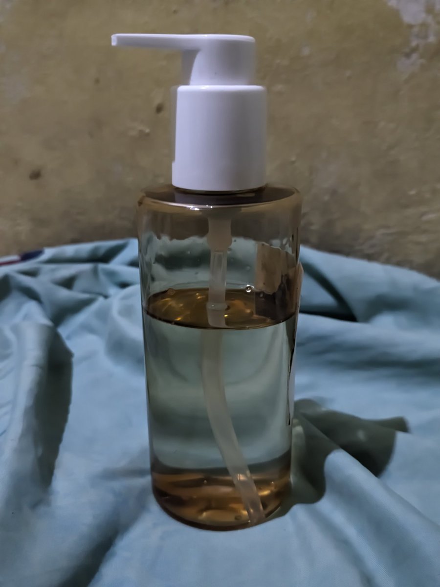 4catocu's tweet photo. wtb wts preloved jumiso  snail mucin skin 1004 cleansing oil
snail mucin jumiso : 80.000
cleansing oil skin1004 : 65.000
CO DI 🍊
area pku bisa cod😍 https://t.co/4VNB9VM8GH