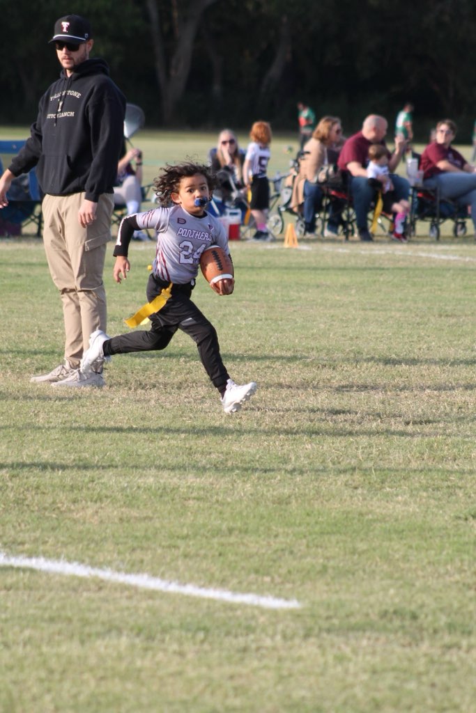 eron_sauls's tweet photo. What a start to the weekend. Epic 4OT win followed by getting to see one of my favorite athletes play the sport he loves.
#LifeisBlessed https://t.co/PffDqZEXU9