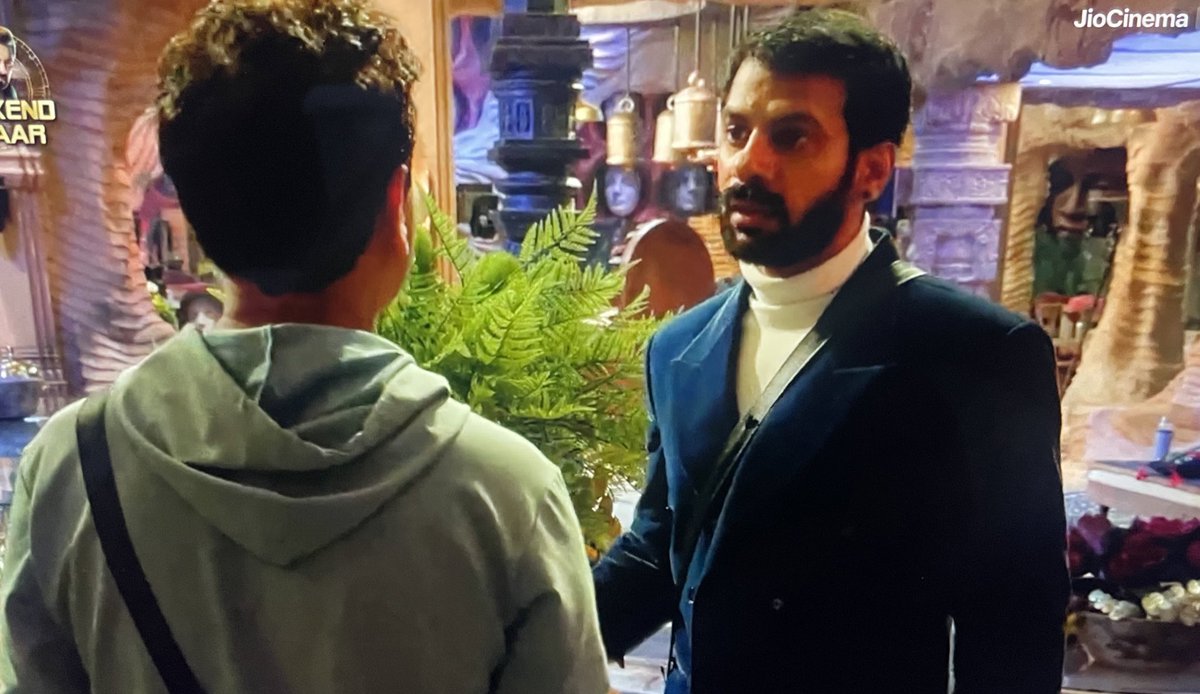 beingrachit_'s tweet image. “why r u getting offended! look at the bright side! they r promoting ur profession on national tv” kya yaar KV
😭😹👏🏻👌🏻

#KaranveerMehra
#BB18 #BiggBoss17