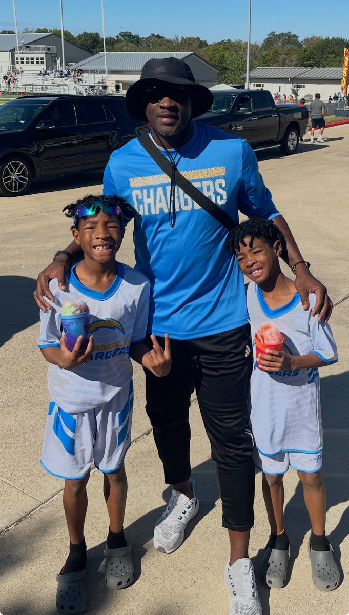 coach_edmonson's tweet photo. The twins Balled this morning ! Both scored a touchdown and one got an int. They are really getting better weekly and figuring out that being fast has its advantages. #3Ls https://t.co/fTijNdKLvz