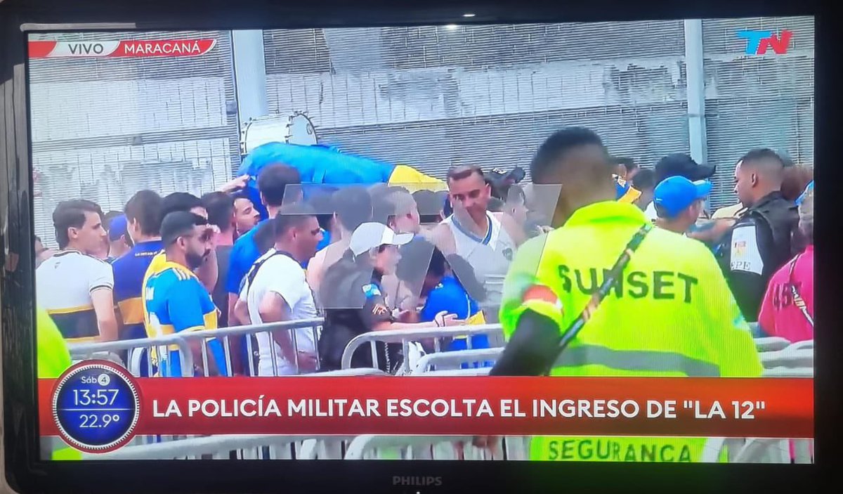 Los Borrachos del Tablón en Brasil con la Policía Militar // La 12