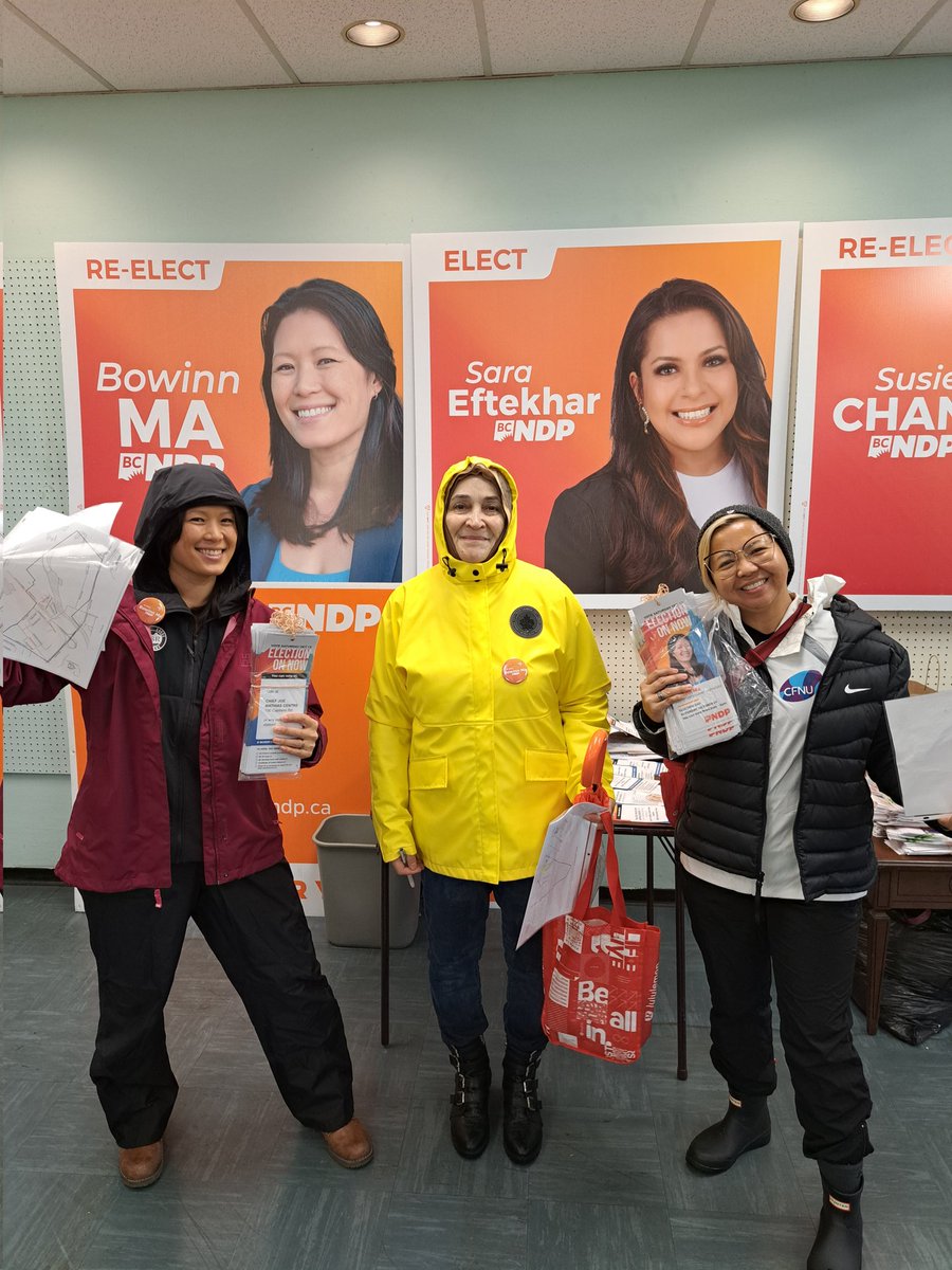 Dressed for the weather. It's E-Day, let's go! 🌧☔️🌧