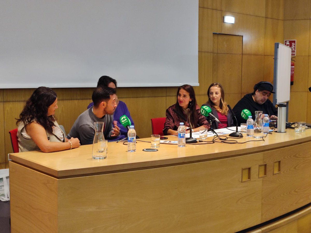 florencia_psico's tweet photo. Participando en una tertulia con Finding Bango Art, hablando sobre las emociones y la importancia de proteger los derechos del menor para que crezcan en entornos seguros y sanos. Próximamente tendremos el enlace con el podcast ✨ https://t.co/YNzPbpgfpn