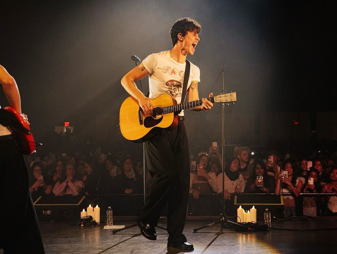 ShawnMendes's tweet image. FRIENDS AND FAMILY IN NEWYORK

on and off stage ♥️