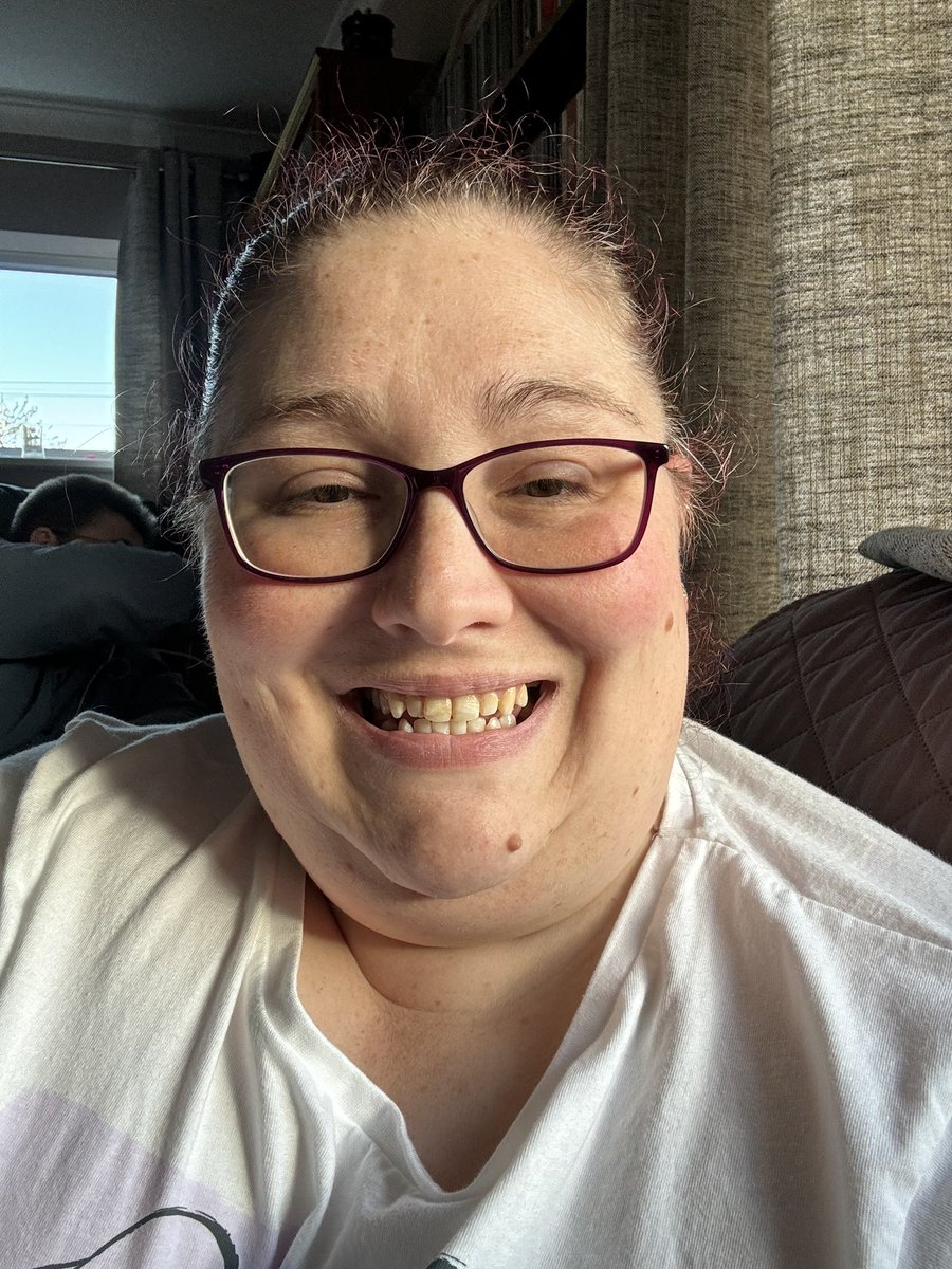 New glasses, who dis? 😂#ooc