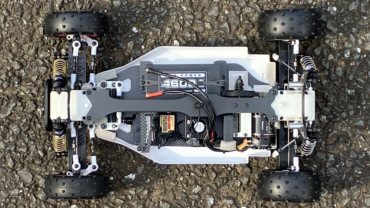 FE458ITI's tweet photo. スーパードッグファイター改！☺️

シャーシもダンパーステーも第二段を考えているので完成度75%かな😇 https://t.co/wmSWkbzm7p