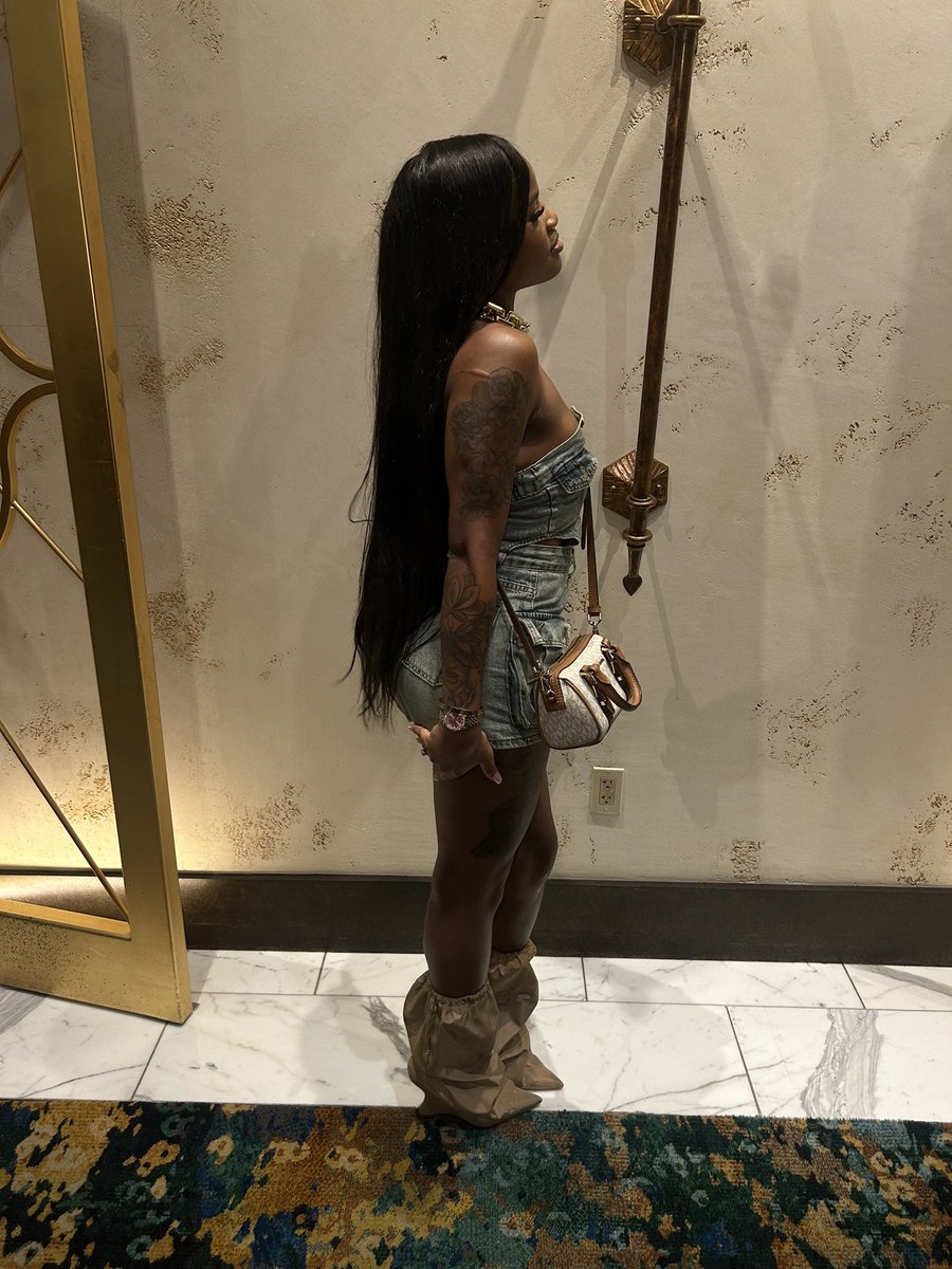 _kethedon's tweet photo. pretty brown brown🤎 https://t.co/S722df8NYr