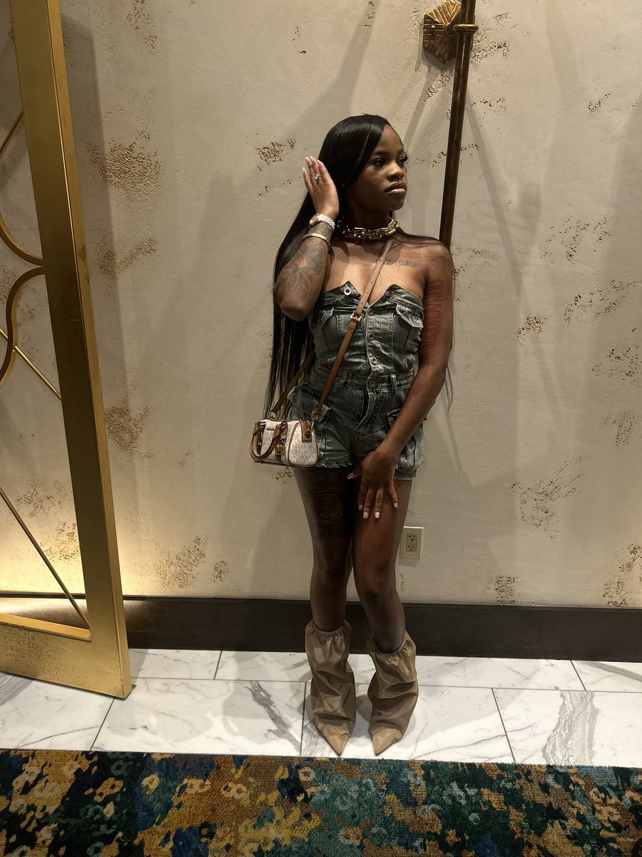 _kethedon's tweet photo. pretty brown brown🤎 https://t.co/S722df8NYr