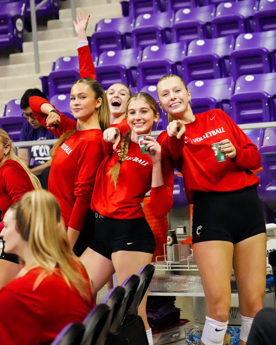 let’s play some volleyball 🫵