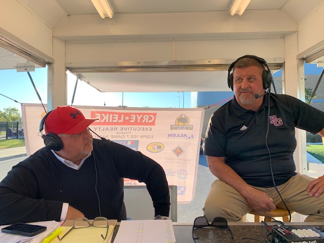 The_Sports_Web's tweet photo. Thank you @coach_head44 & @CoachSpader for having us on a busy night! @Henderson_W2025 is our W8 @BWWings BG Scholar Athlete. @Purples_soccer
@CryeLeikeExec @ESPNRadio1027 GameNight
#BIGV #Thrilla #RealPreGameShow #season9 @PurplesFootball #goodday https://t.co/RjDLOgOxvm