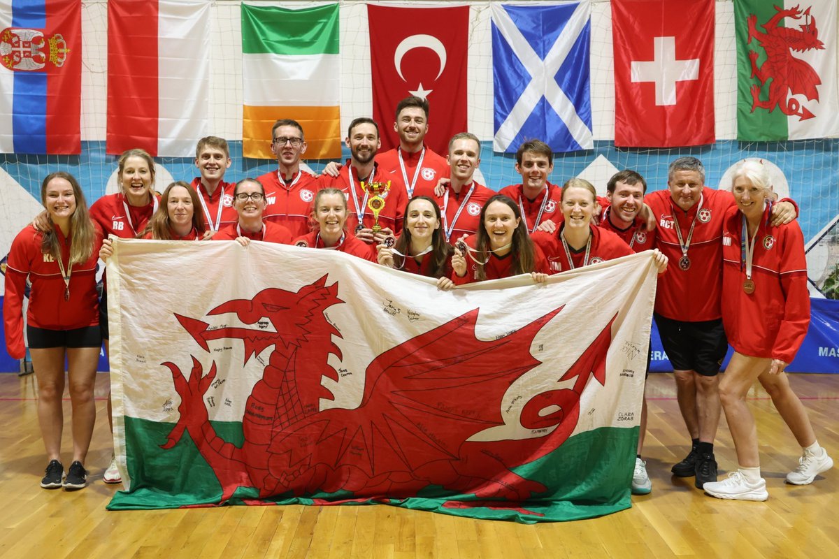 korfball's tweet image. IKF #EKCB 2024 🥉 Bronze Medal: Wales

🏆 IKF European Korfball Championship B-Division 2024
🗓️ 14-19 Oct 📍 Kemer, TUR 🇹🇷
📺📈📰 Info, streams &amp;amp; results: korfball.sport/?p=40168
📷 Marco Spelten

#korfball #TheMixedGenderSport #korfbal #corfebol #korfbol