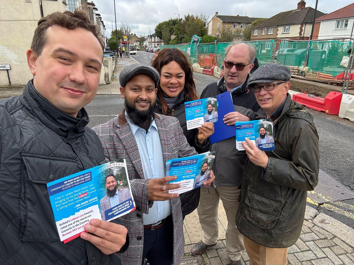 EWHConservative's tweet photo. Campaigning in Jubilee Ward for MD Main Uddin.

Listening to residents - the Labour Council of 14 years is letting down residents - ranked one of the worst Councils in the Country.

MD Main Uddin - the local choice - lives in Jubilee Ward.

#Conservatives #Edmonton #Enfield https://t.co/mRJOdvqj8Z