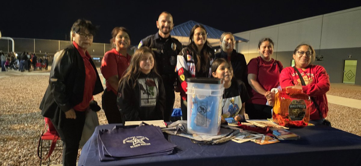 SuperMomsBW's tweet photo. 10/18/24Gracias por invitarnos  Desert West Community Center  City of Phoenix Parks and Recreation Department, a celebrar con la Comunidad una fiesta de Halloween¡Fue una noche increíble para los niño!,  ¡Fue muy divertido, dulces, premios, disfraces  y concursos.¡Fantástico!. https://t.co/5NbgDqMSAq