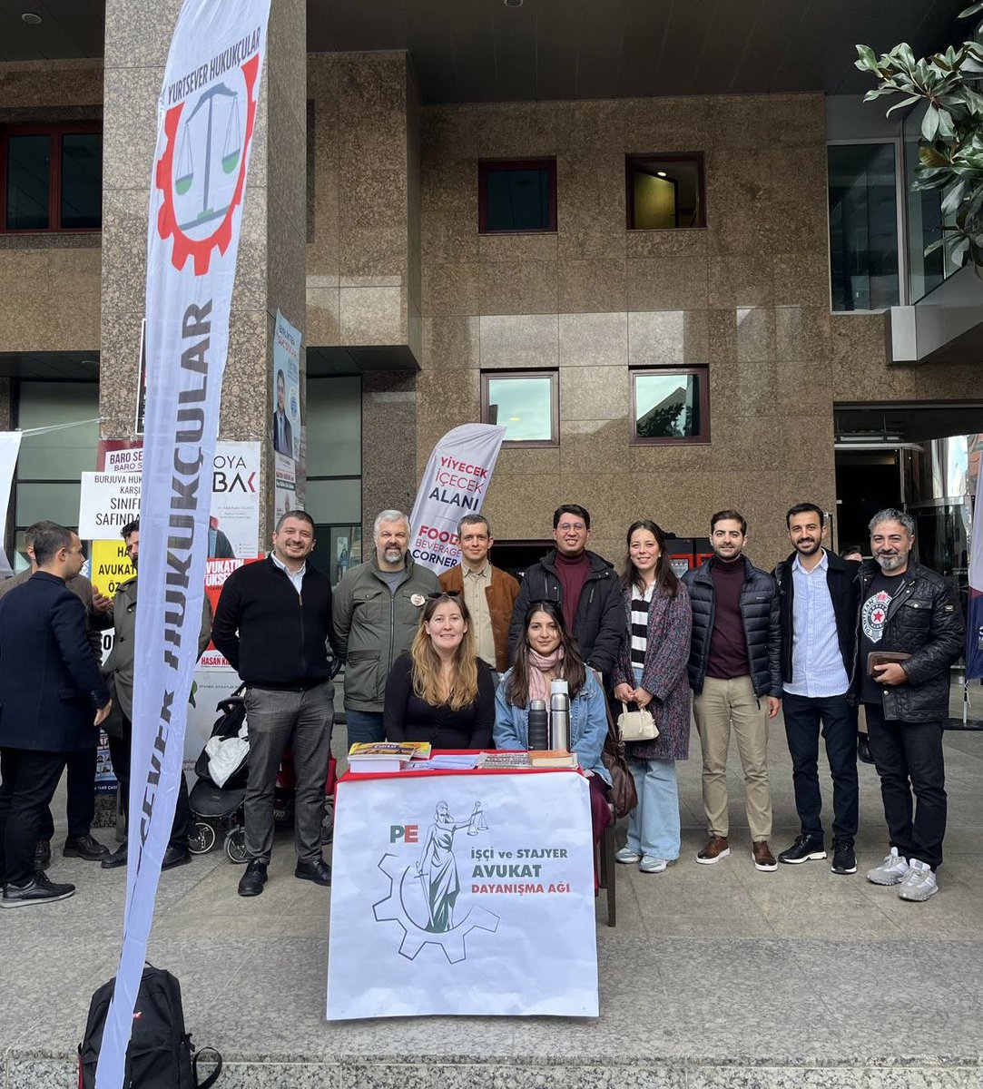 Bugün İstanbul Barosu Genel Kurulu’nda masamızı açtık. 

Yarın da meslektaşlarımızı bekliyoruz.