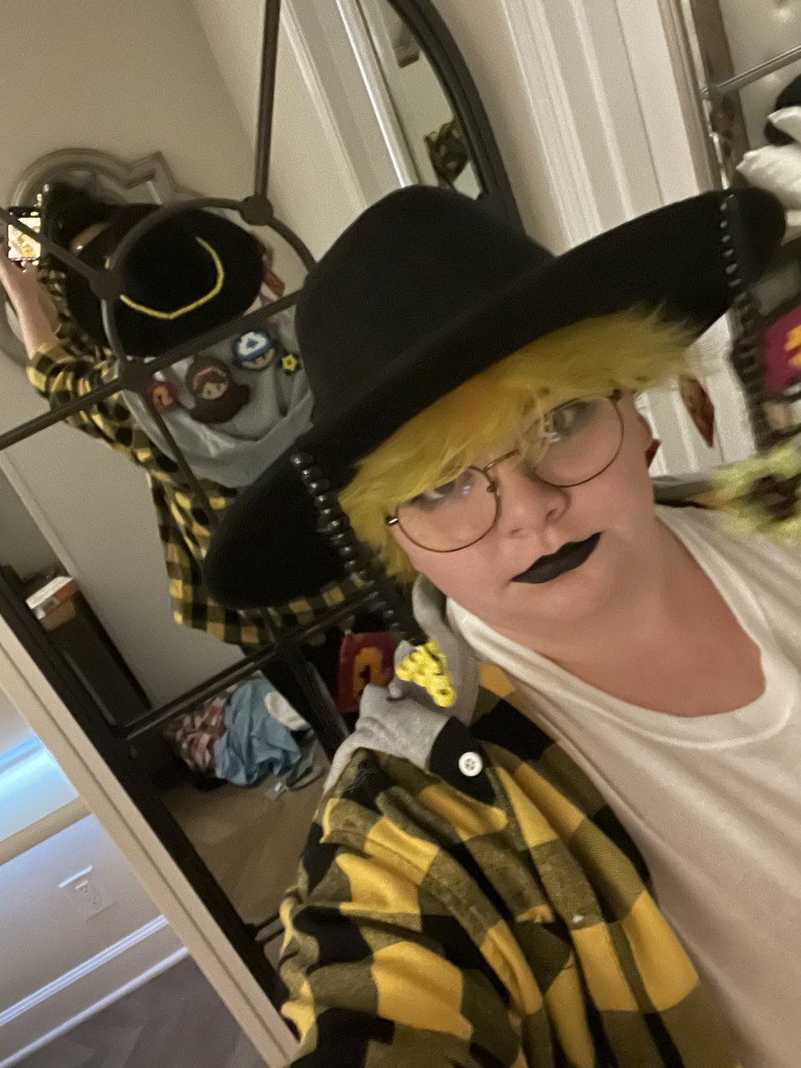 AngelSpiderDust's tweet image. Figured I could throw my Human Bill with my puppeteer hat off. Was very happy with all the very sweet people I ran into! #FalloWeen2024