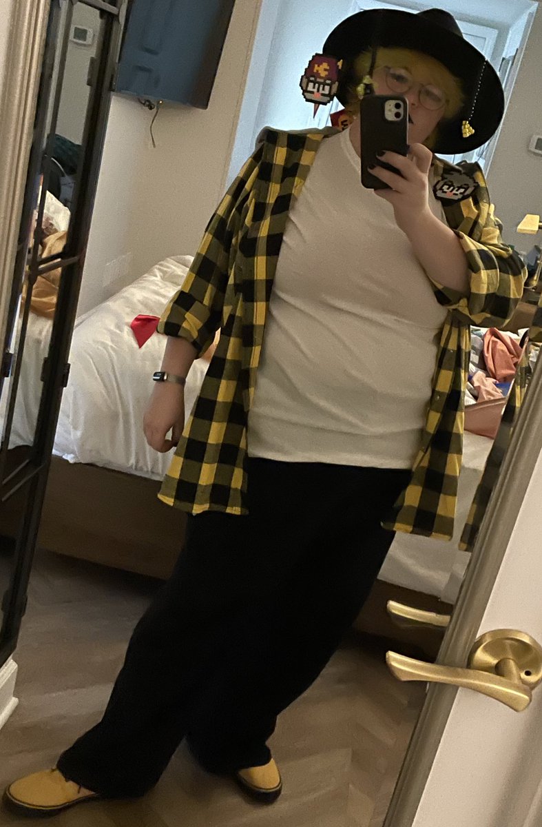 AngelSpiderDust's tweet image. Figured I could throw my Human Bill with my puppeteer hat off. Was very happy with all the very sweet people I ran into! #FalloWeen2024