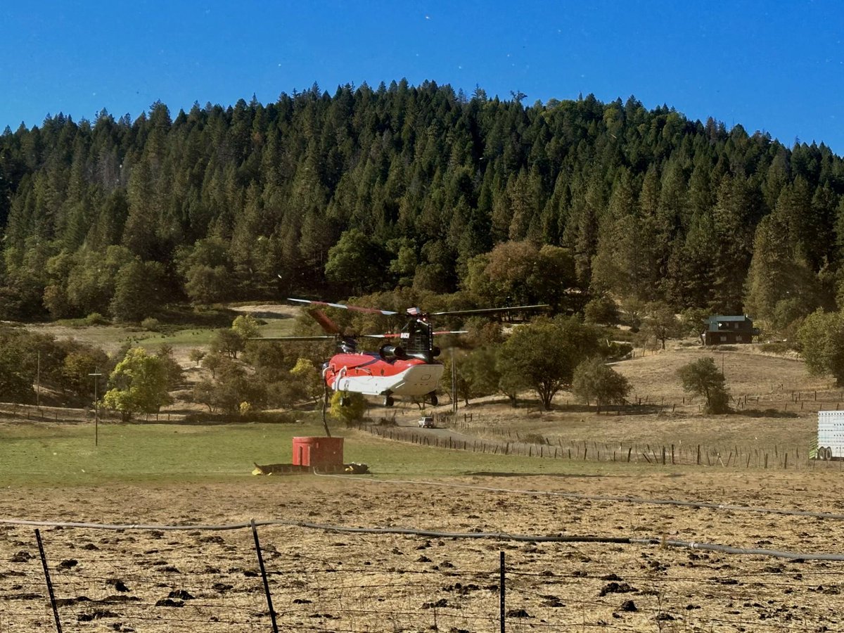 NIFC_Fire's tweet photo. #NationalFireNews: 27 large wildfires are currently active and have burned 1,160,725 acres. About 8,800 wildland #FirefightingResources are assigned to incidents: 11 complex incident management teams, 143 crews, 406 engines, 89 helicopters, and 2 Canadian crews. #FireYear2024 https://t.co/ukBo3dutCp