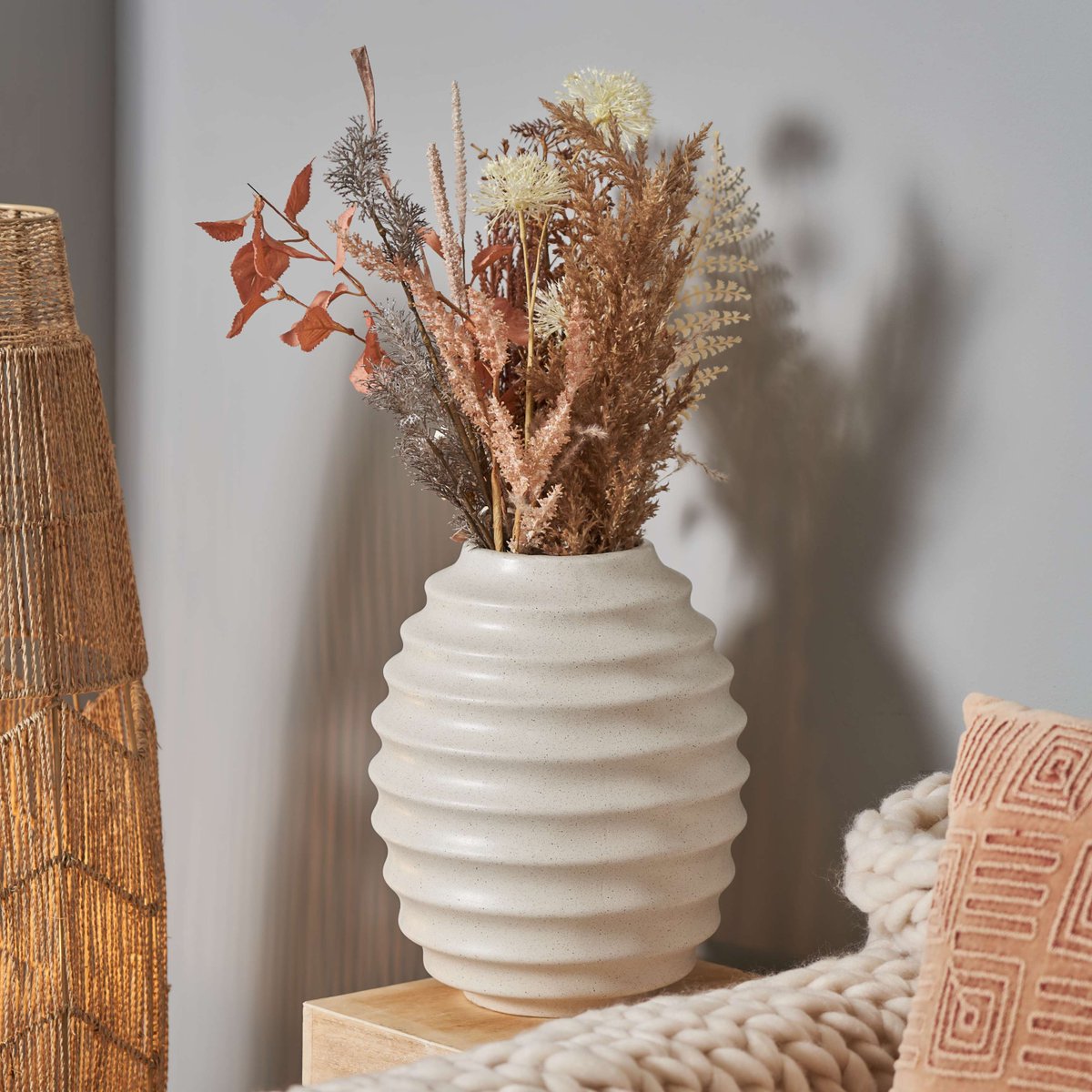 BHS_UK's tweet photo. Boho is the new black...you heard it here first🤭

#bhs #bhslighting #homedecor #homereno #renovation #decoration #vase #bohemian #bohodecor #neutraldecor https://t.co/f6htcvX7RJ