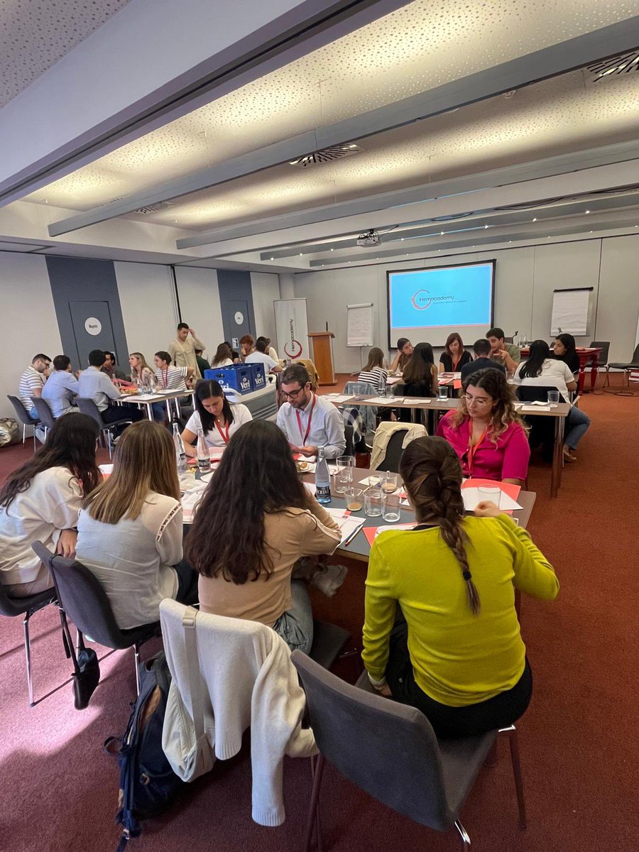 Emocionante primera edición HEMacademy-LLC ❤️ Un lujo conectar con &gt;20 residentes de Hemato de Catalunya. Aprender haciendo cosas diferentes con los mejores compañeros <a href="/mozasp/">Pablo Mozas</a> <a href="/nilalbiol/">Nil Albiol</a> ¡Gracias a tod@s los asistentes y ponentes! 😃😃😃
