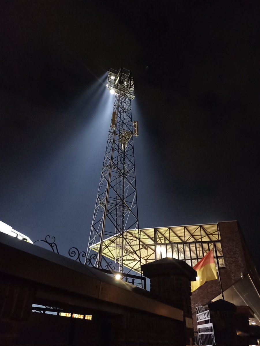 avdg1971's tweet photo. Feyenoord 🔴⚪⚫💪 #FLKG
De Adelaarshorst. De mooiste uitwedstrijd voor een avond wedstrijd https://t.co/CsjljURBB8