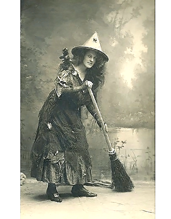 apceveryday's tweet photo. What's the point of being a witch if you can't make your broom clean your house by itself?
I don't get it.
#Postcards
#Postcard
#OldPostcards
#HalloweenPostcards
#RealPhotoPostcards https://t.co/LkoTjdujGA
