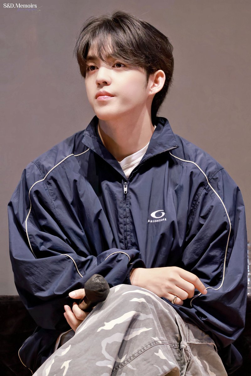 SDMemoirs's tweet photo. 241019
BDM 팬싸

💦🏀

#에스쿱스  #SCOUPS 
#승철  #최승철 
#세븐틴  #SEVENTEEN https://t.co/WJP7uYOSdt