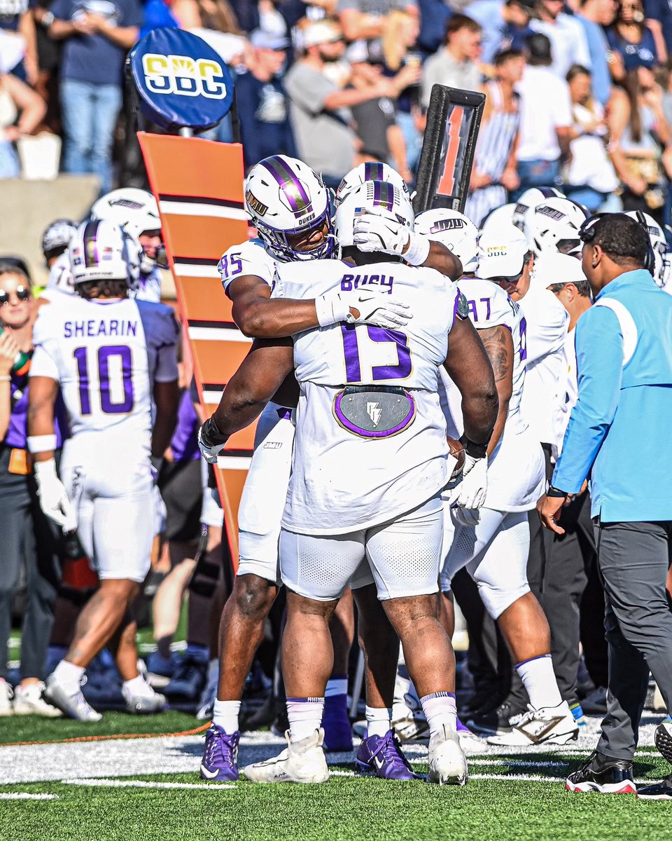 JMUFootball's tweet photo. Frames 📸

#GoDukes https://t.co/NudS93ghhW