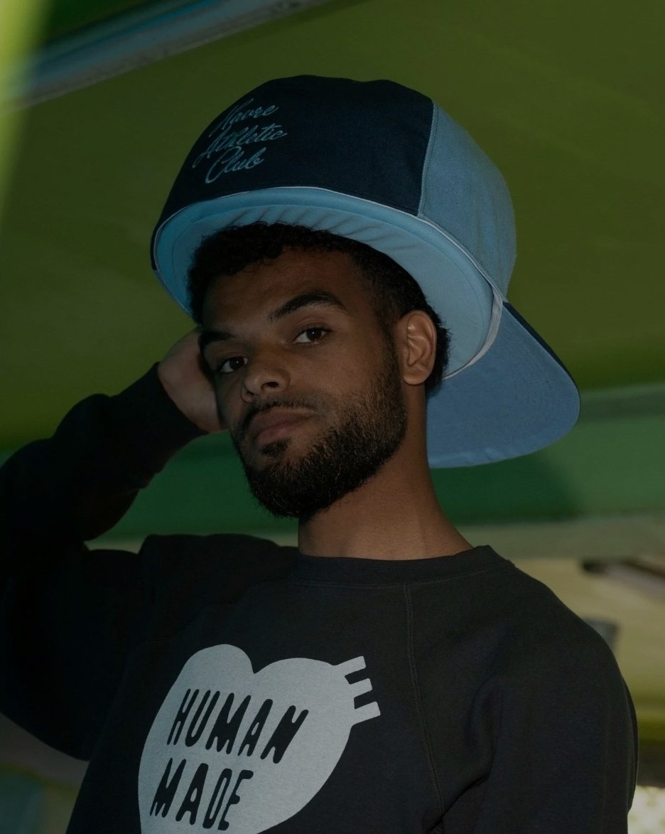 AurelDeRetour's tweet photo. Les batards ça a dit ça a sorti une casquette gigantesque pour cacher la calvitie débordante de Jerrely mdrrr https://t.co/VK0q7tJVTb