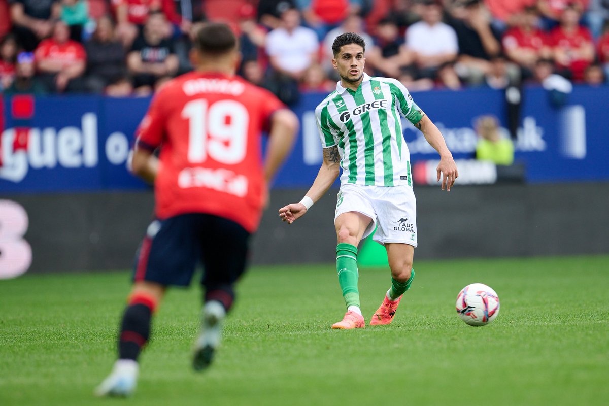 MarcBartra's tweet photo. Orgullo de equipo unido, orgullo de compañeros comprometidos y orgullo de Real Betis. Este es el camino. Queremos más. 
Gracias a tantos Béticos desplazados a Pamplona… 💚
MUSHO BETIS y nada más. https://t.co/NxhLxbES5S