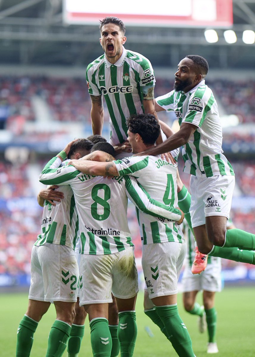 MarcBartra's tweet photo. Orgullo de equipo unido, orgullo de compañeros comprometidos y orgullo de Real Betis. Este es el camino. Queremos más. 
Gracias a tantos Béticos desplazados a Pamplona… 💚
MUSHO BETIS y nada más. https://t.co/NxhLxbES5S