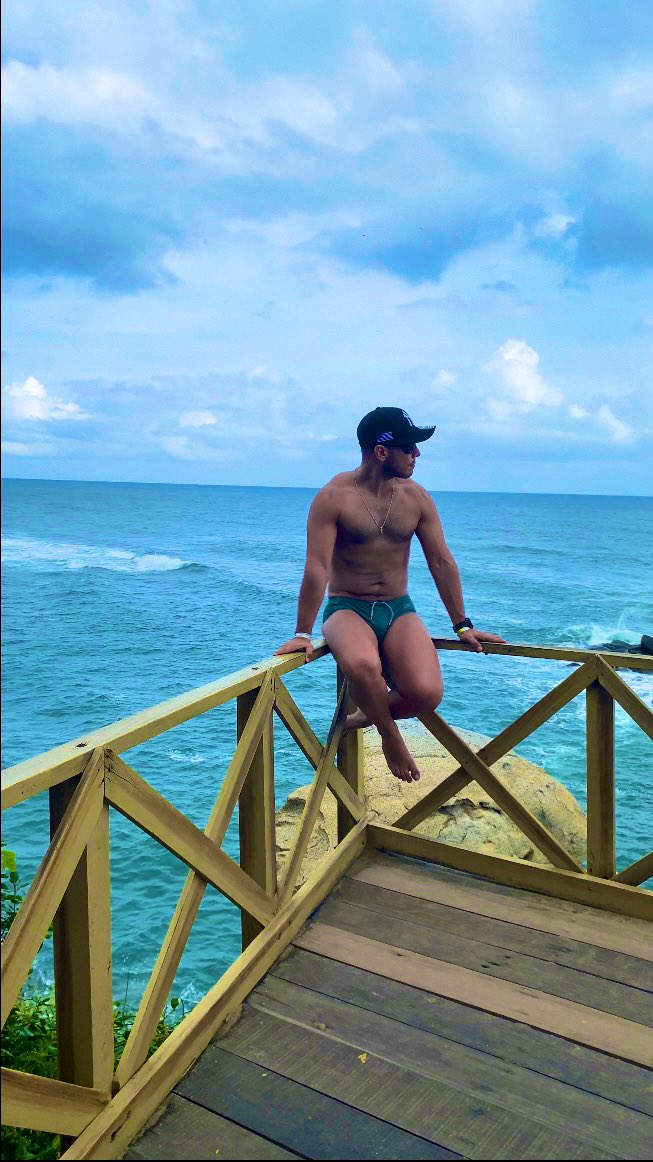 AndrsArciniegas's tweet photo. ¡Manifiesto cada deseo 🎐 en mi vida! #afirmacion #saturday #celebrate #Mindset #landscapephotography #body #scruff #woof https://t.co/nP9PDRT7g4