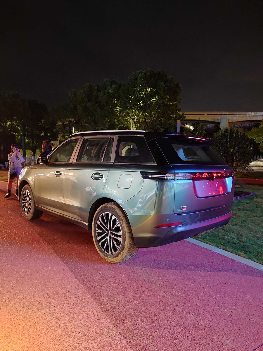AutoTraderSA's tweet photo. Here are a few more snaps of the Global Unveiling of the @Jaecoosa #J5. Are you ready for the adventure? More info will be coming soon.

#CherySA #withcherywithlove #wcwl #globalusersummit #OMODAJAECOO #2024InternationalUserSummit #ForUsForFuture https://t.co/ibRz1zHjX4