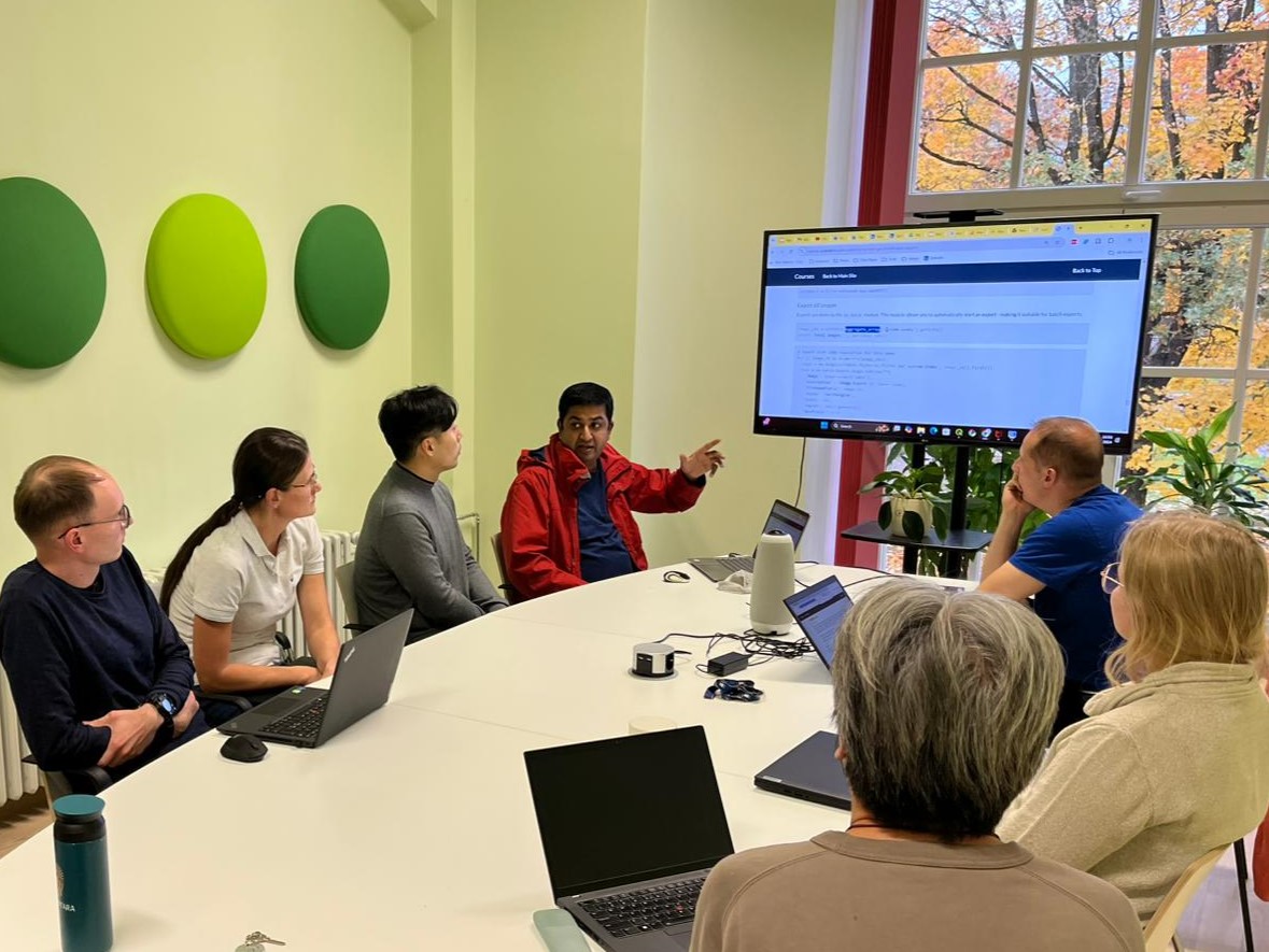 spatialthoughts's tweet photo. Finishing up my last work trip of the year with a visit to University of Tartu in Estonia. Taught a short course on Applied Remote Sensing with Google #EarthEngine and had technical discussions with the team on scaling spatial analysis. https://t.co/bZHwnmWWnX